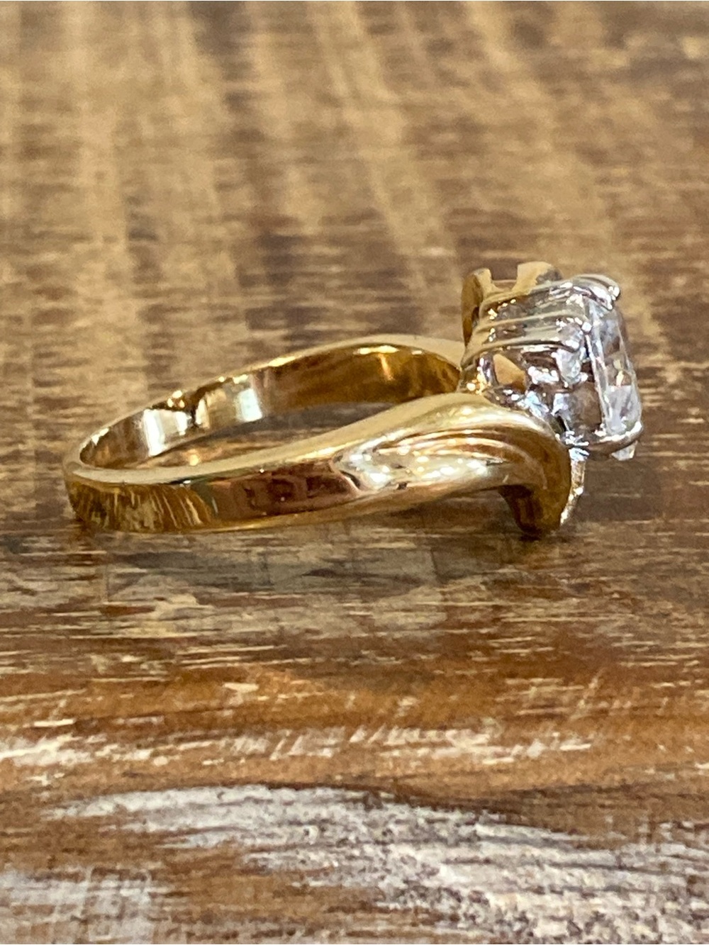 Gold Tone Heart-Center Ring Costume Jewelry Size 9 - Picture 16 of 17